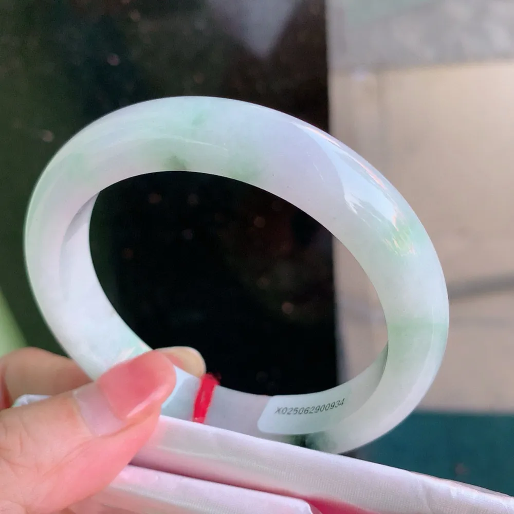 正圈淡淡春彩飘兰花，无瑕 ，尺寸:56.5/12/8.5底细🥰🥰