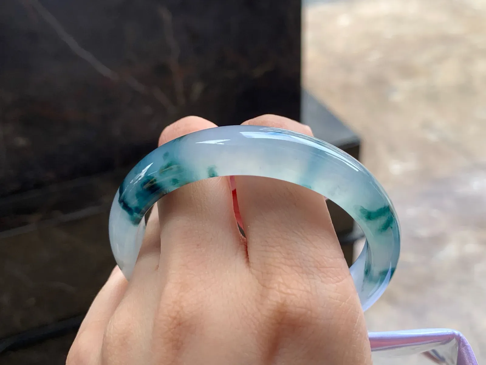 冰种飘花手镯
种老56.2/12.4/7.7mm