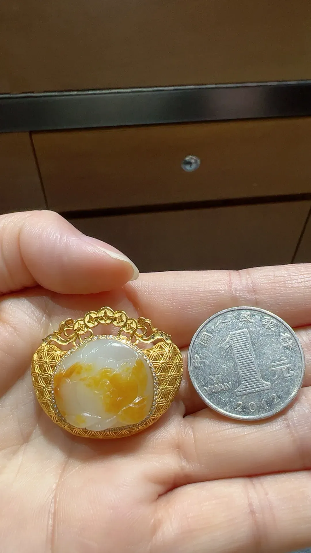 籽料｜18K黄皮｜花开富贵

重12.4克 尺寸28*33.5*14m m