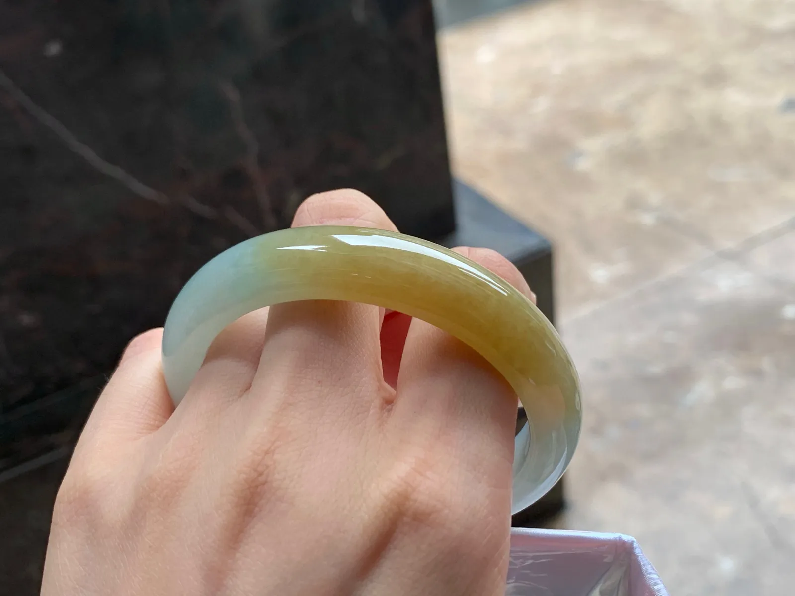 黄翡手镯
独特56.8/12/8.6mm