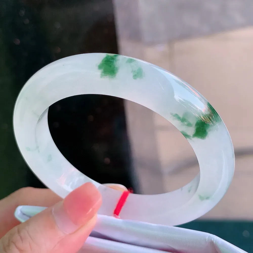 正圈冰绿花 无瑕 尺寸:54.6/11.3/9.2  一幅清新山水画 花美 种水好