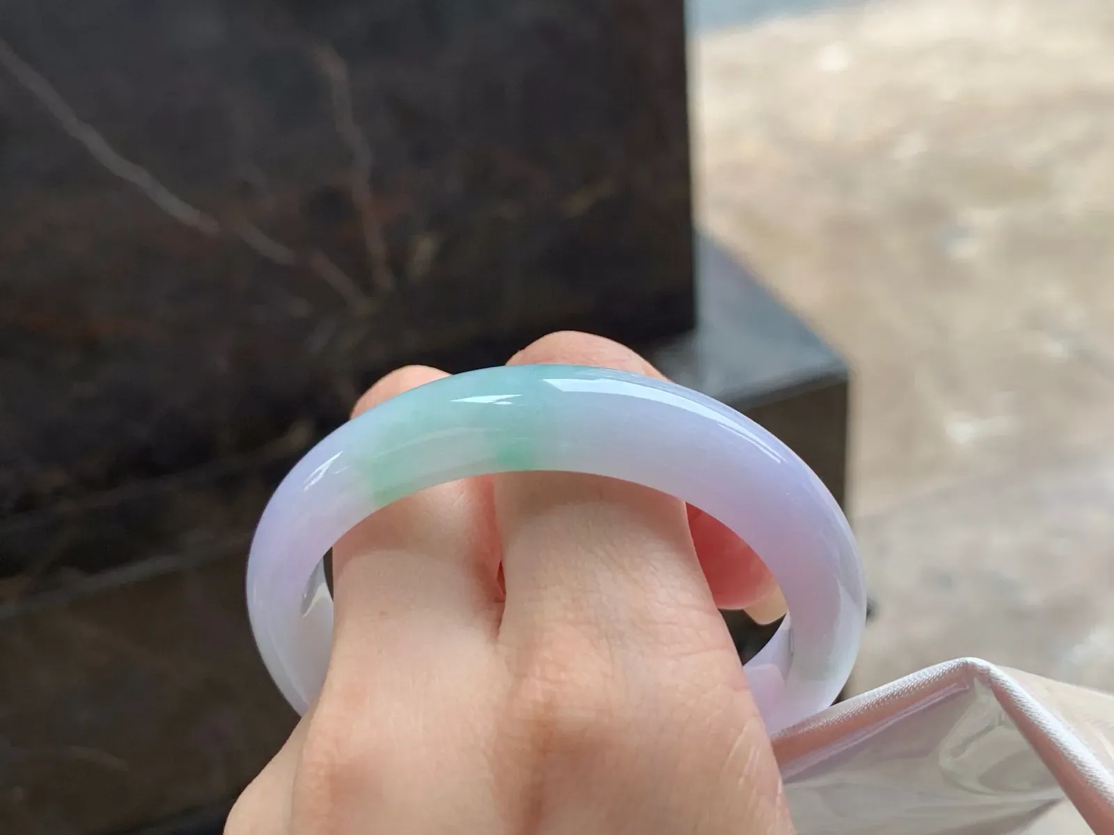 春彩贵妃镯
干净清爽 53.8/12/8.1mm