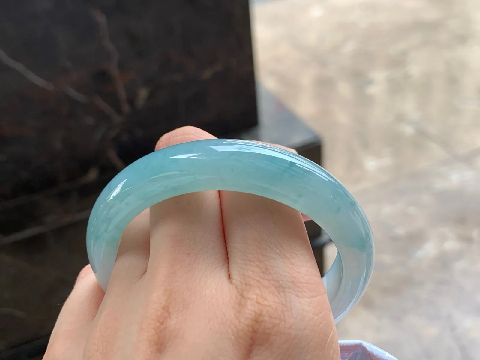 晴底手镯
水润57.3/13.2/8.4mm