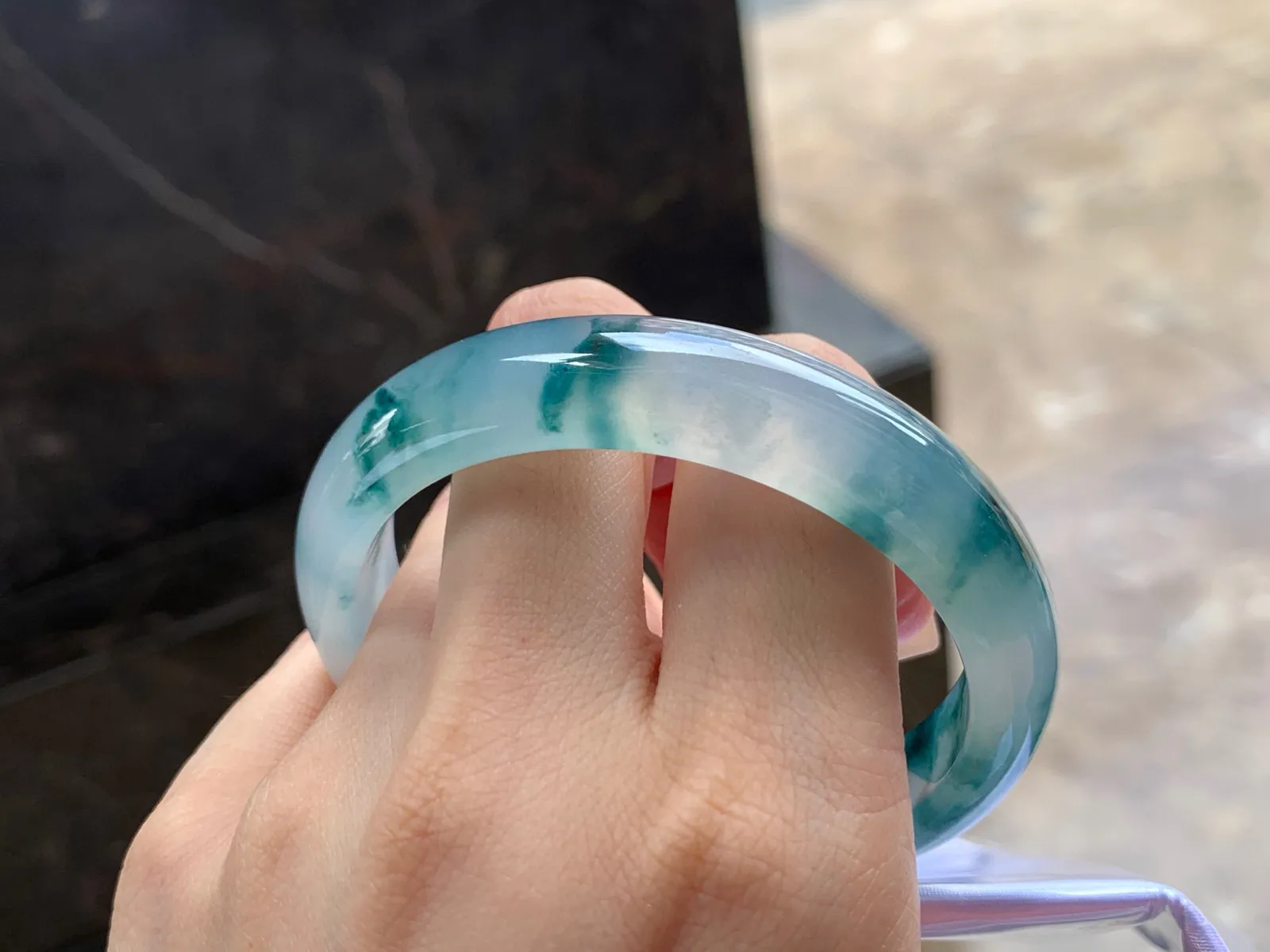 冰种飘花手镯
种老56.2/12.4/7.7mm