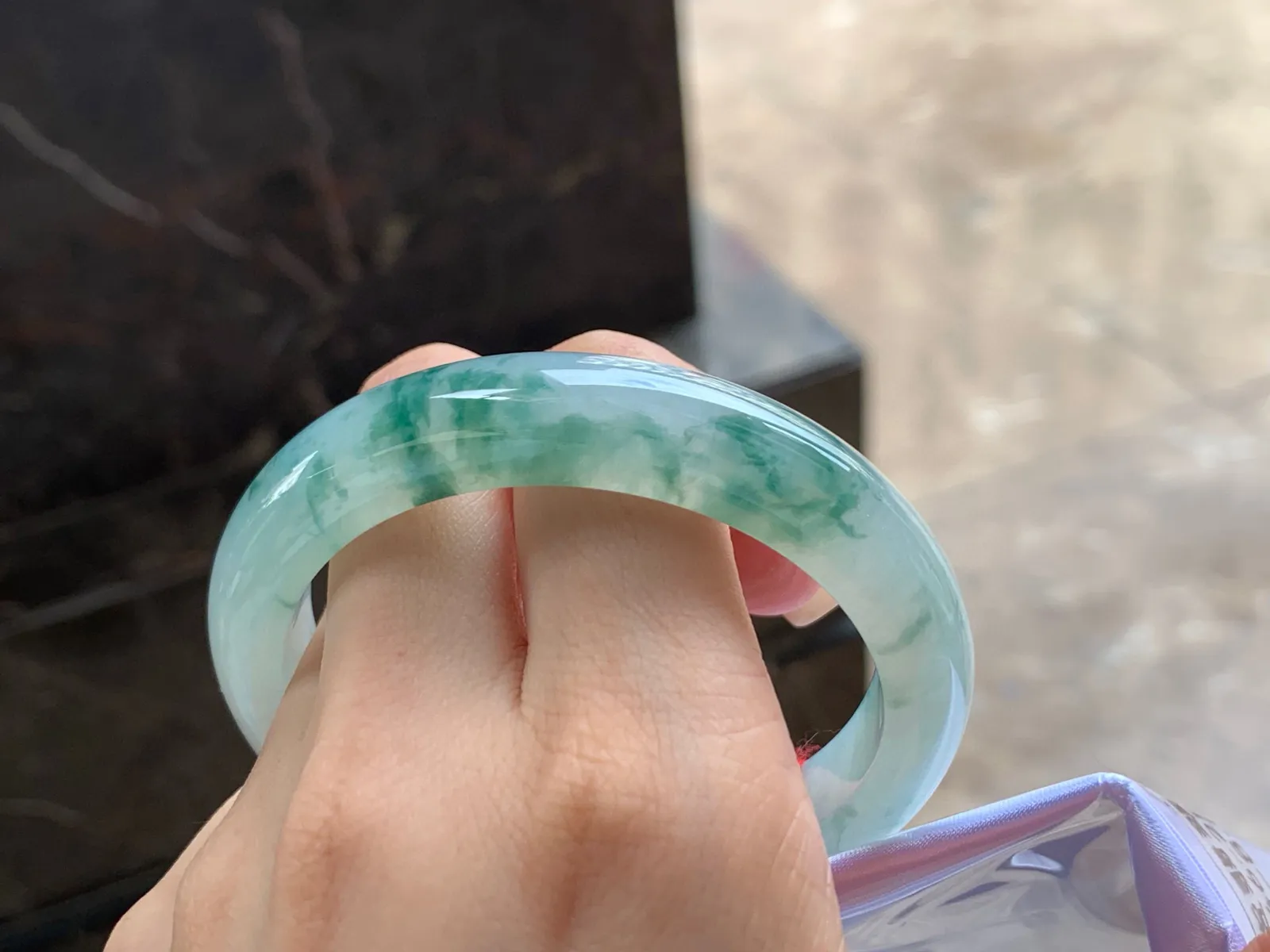 冰飘花手镯
水润清爽 56.4/12/8.5mm