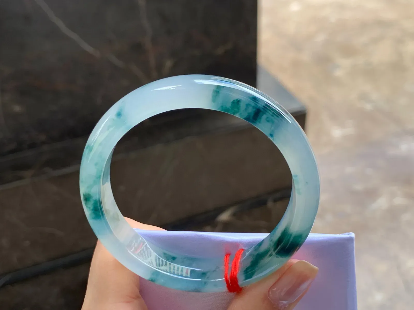 冰种飘花手镯
种老56.2/12.4/7.7mm