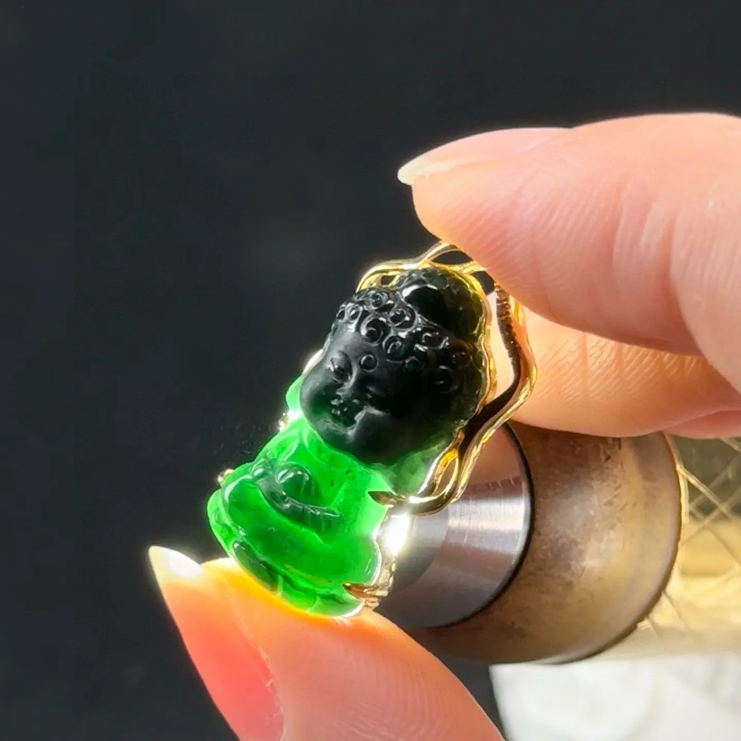 精品墨翠宝宝佛 种好色正 黑度极好 打灯通透 尺寸24.9