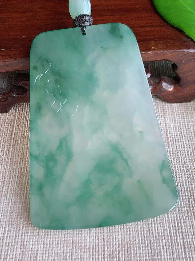a货翡翠老坑冰种飘花大势至菩萨吊坠 尺寸65×44×4.8mm 重量39.46g 0708