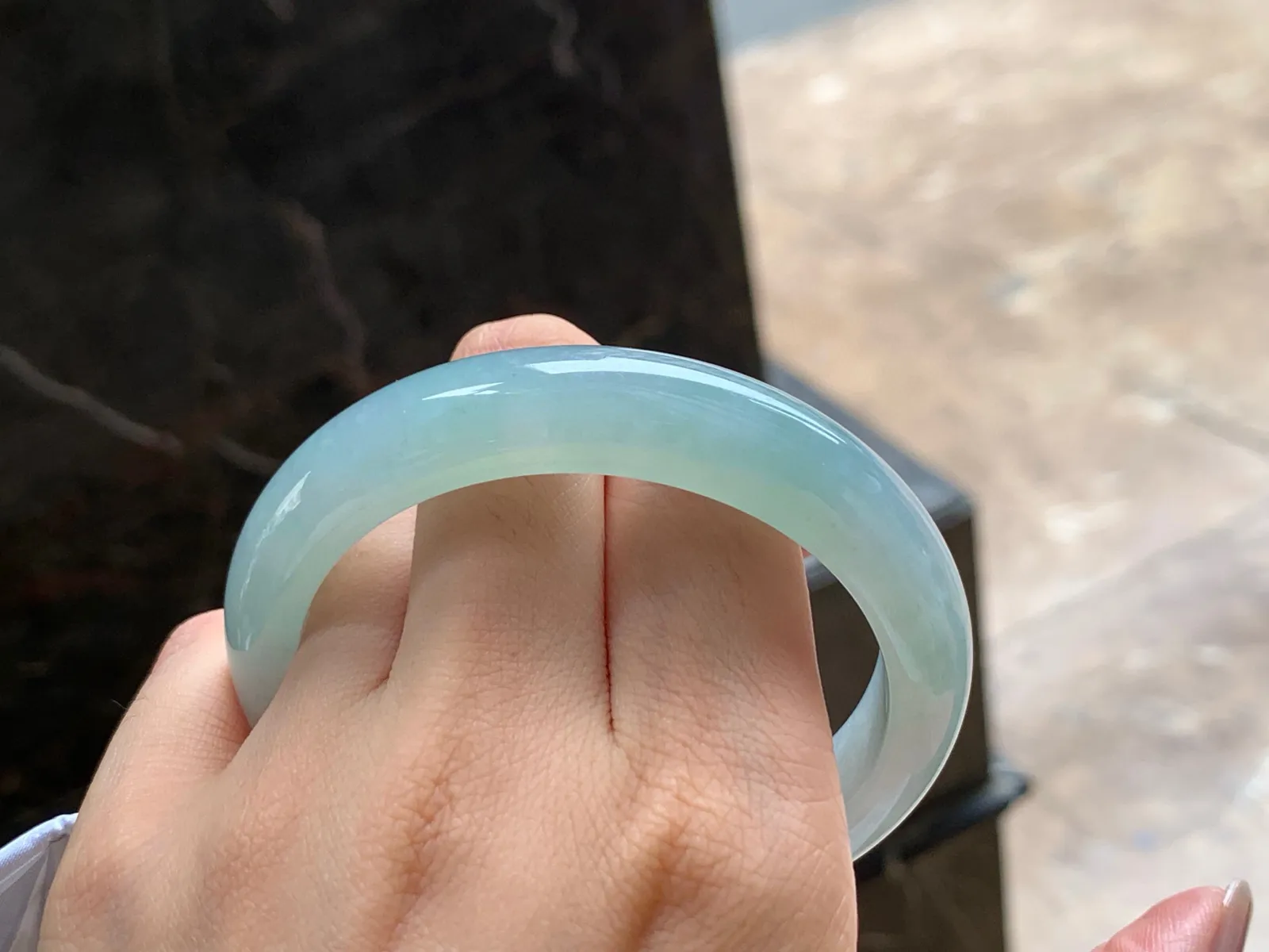 手镯
水润清爽 57/12.6/8.2mm