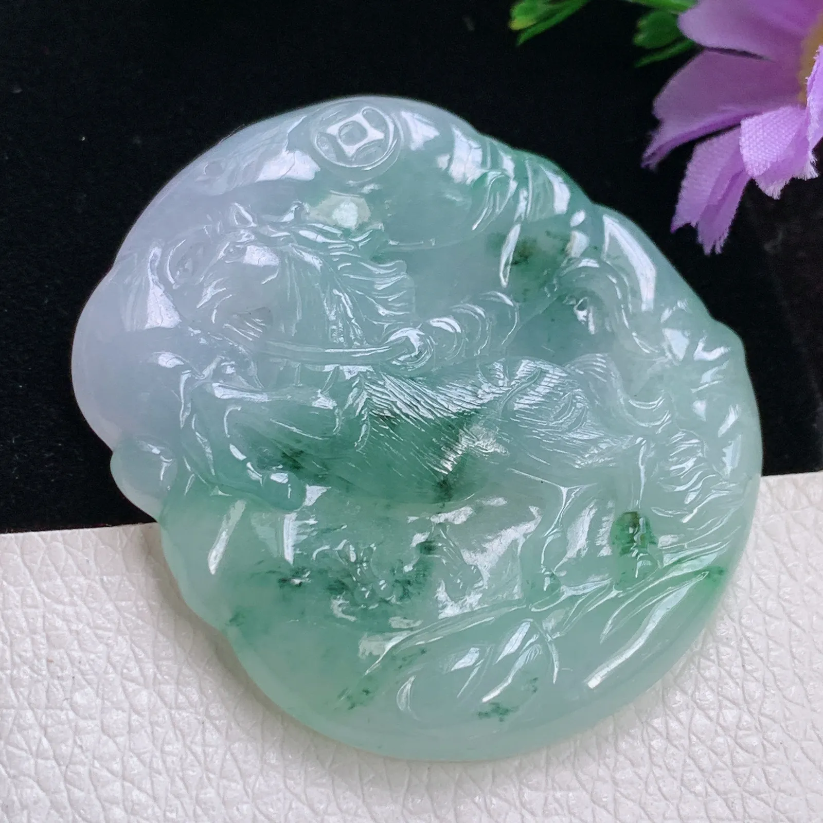 py实拍51*44.5*6老坑精雕冰胶飘花马上发财 年肖马翡翠玉吊坠