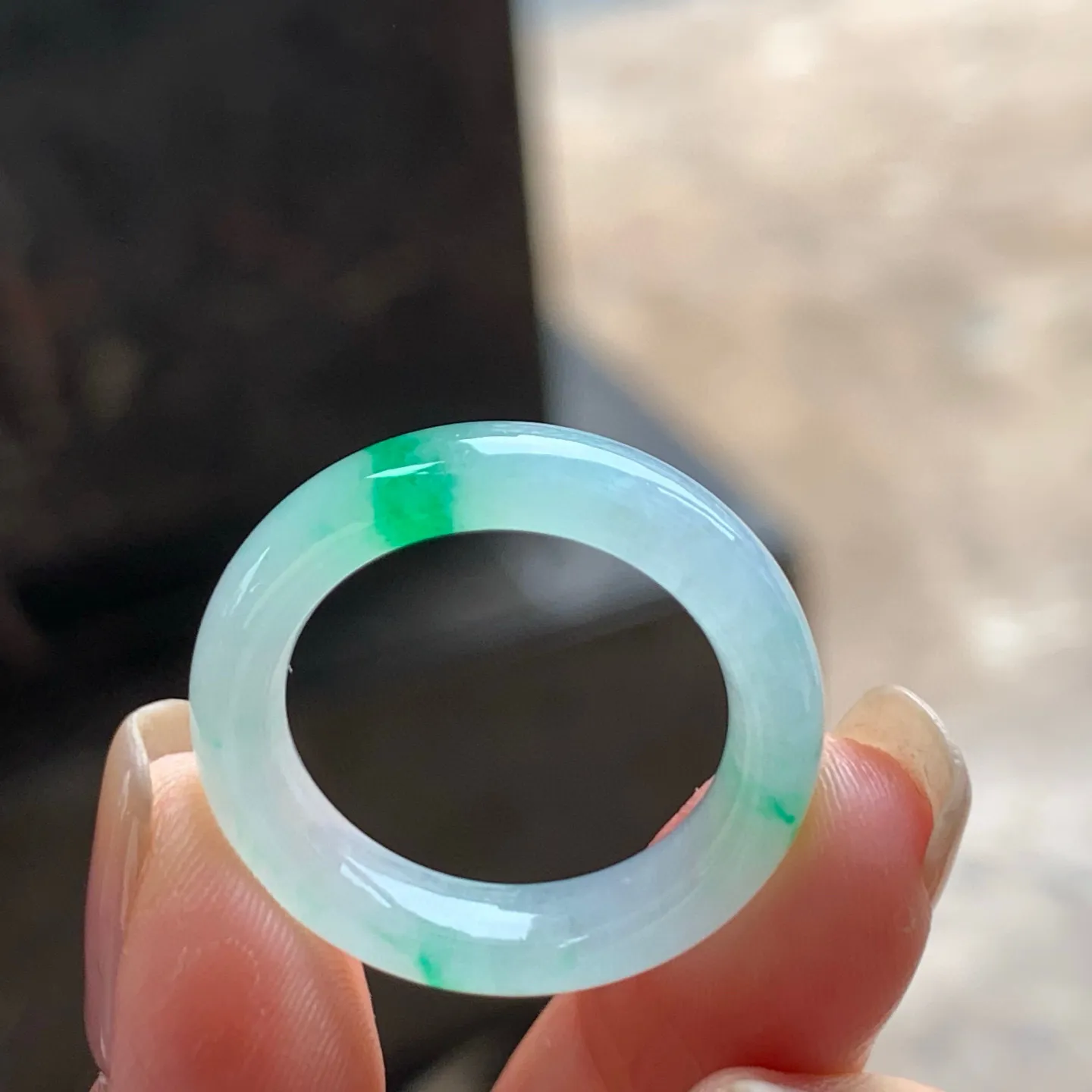 冰阳绿指环
水润