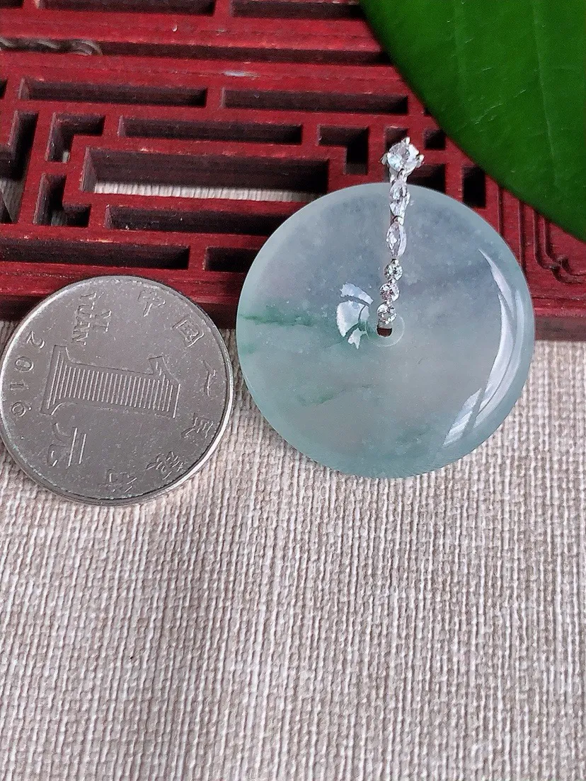 a货翡翠老坑冰种18K金伴钻镶嵌飘花平安扣吊坠 尺寸34.8×30.7×6mm 重量13.29g 0708