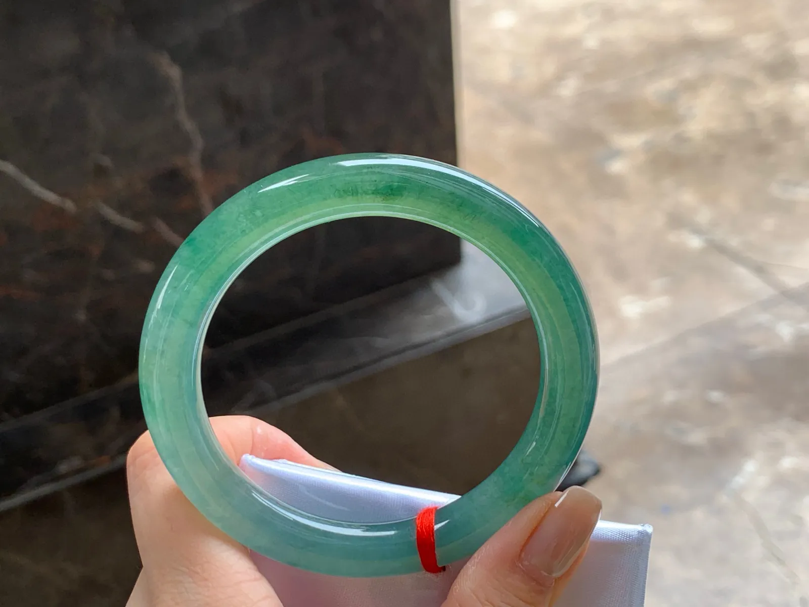 冰晴福镯
底色漂亮 55.5/9.5mm