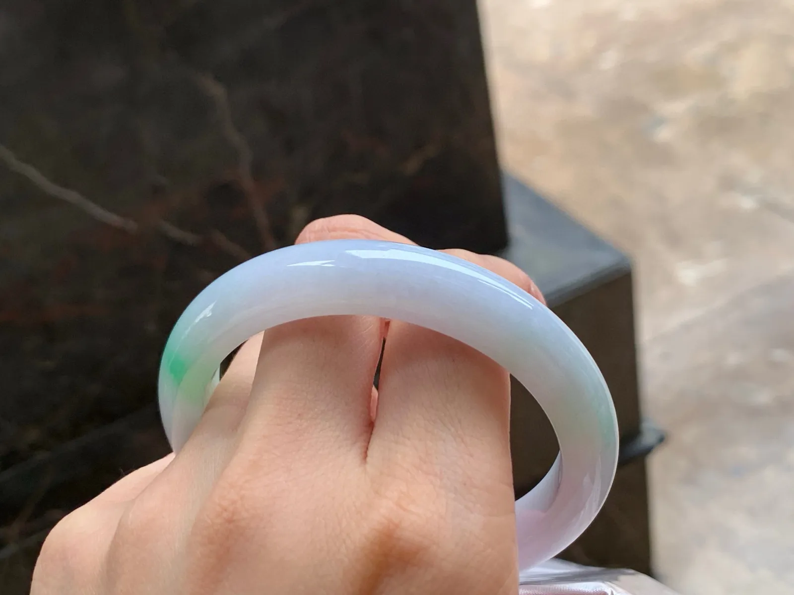 飘色手镯
细腻清爽 56.3/11.4/8.3mm