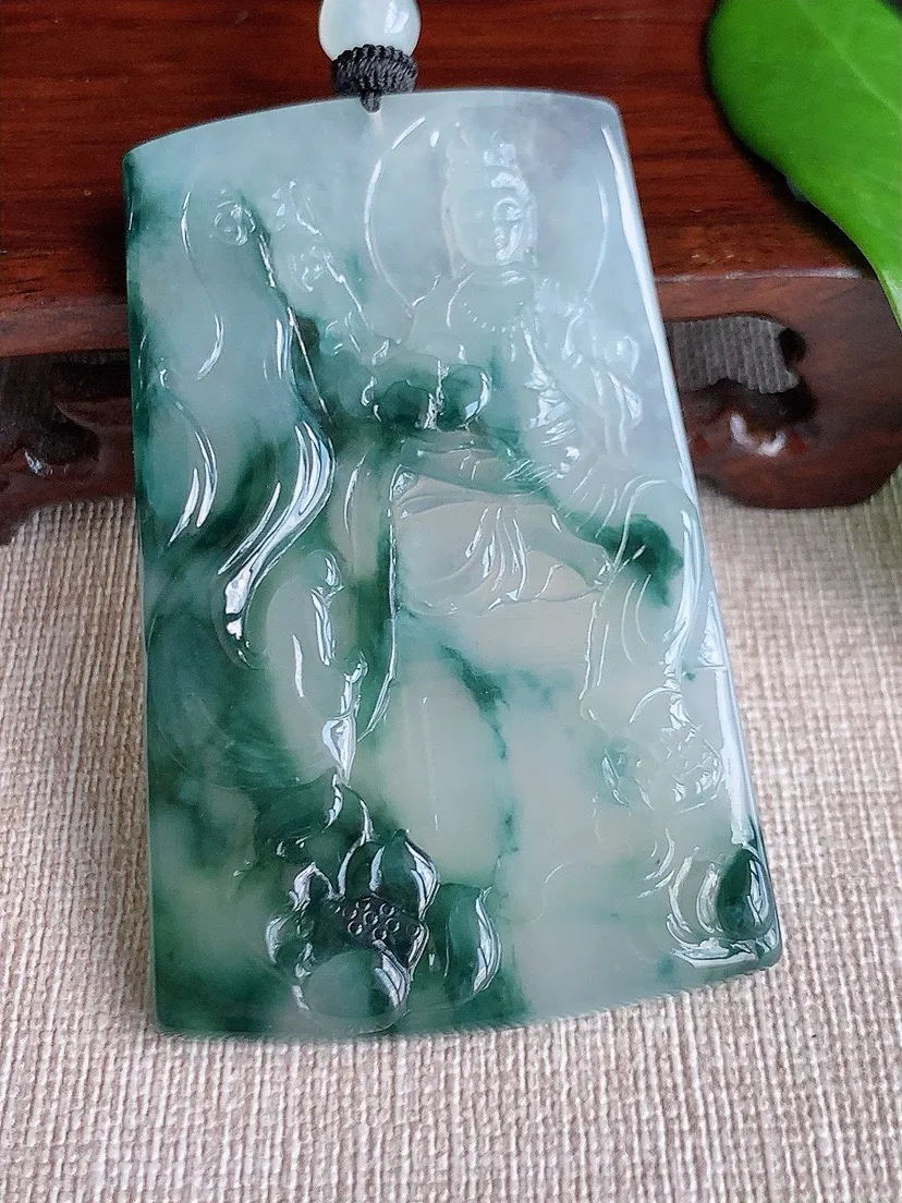 a货翡翠老坑冰种飘花大势至菩萨吊坠 尺寸66.5×40.6×5.2mm 重量39.88g 0708
