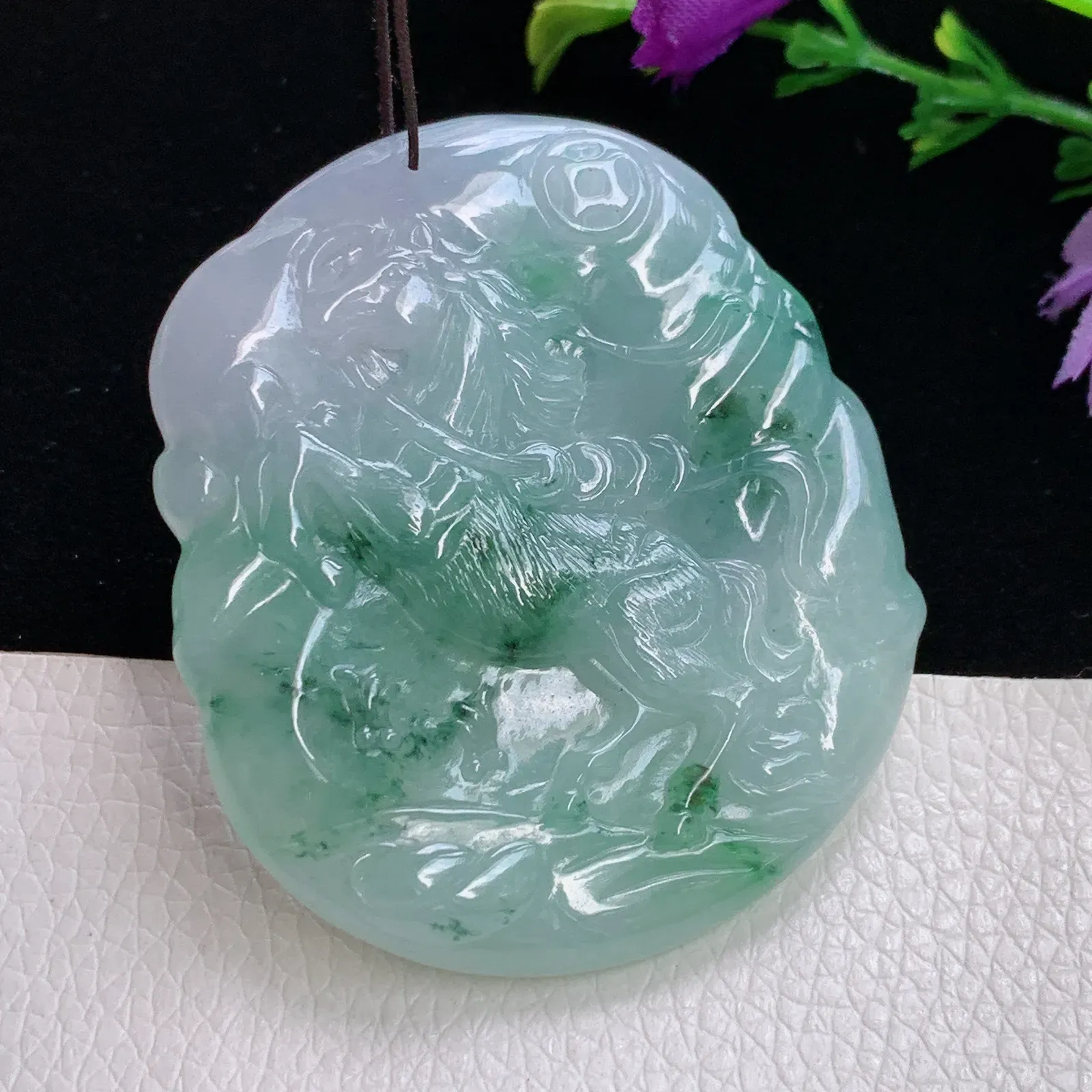 py实拍51*44.5*6老坑精雕冰胶飘花马上发财 年肖马翡翠玉吊坠