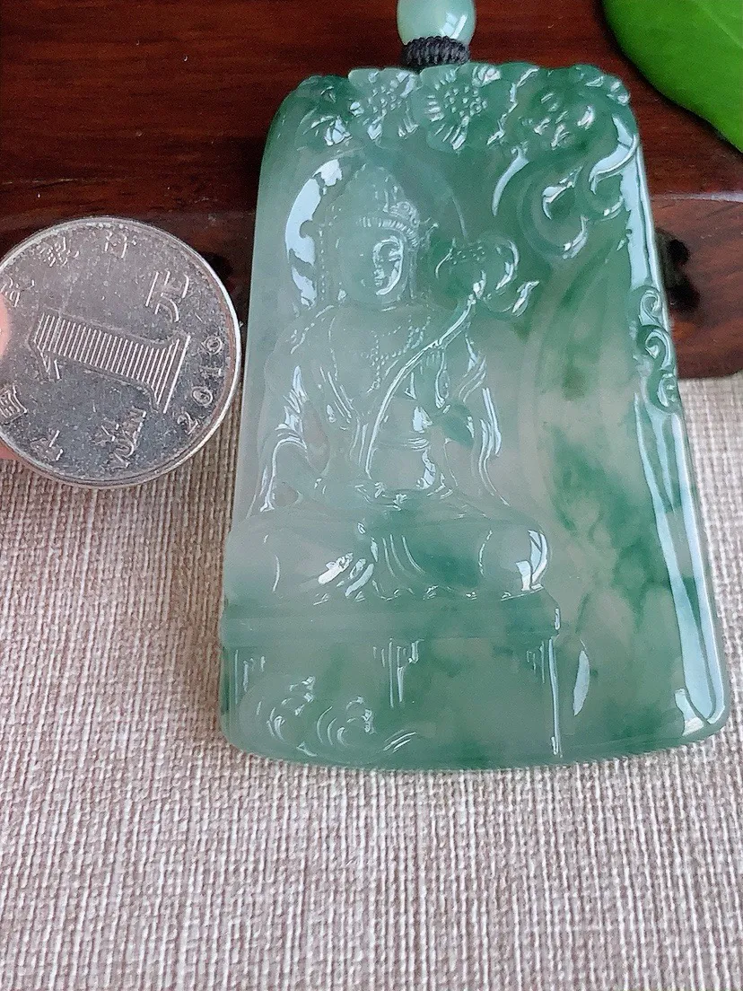 a货翡翠老坑冰种飘花大势至菩萨吊坠 尺寸65×44×4.8mm 重量39.46g 0708