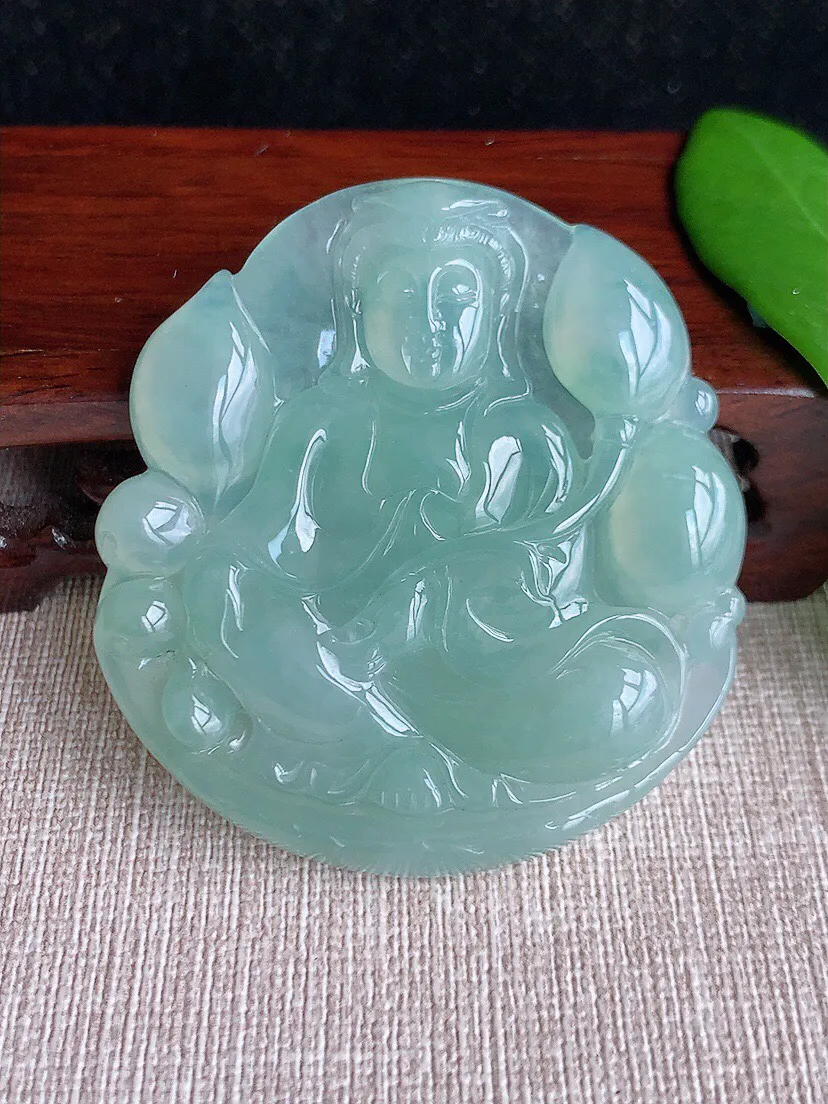 a货翡翠老坑冰种晴水大势至菩萨吊坠 尺寸54×50.2×5.6mm 重量30.88g 0708