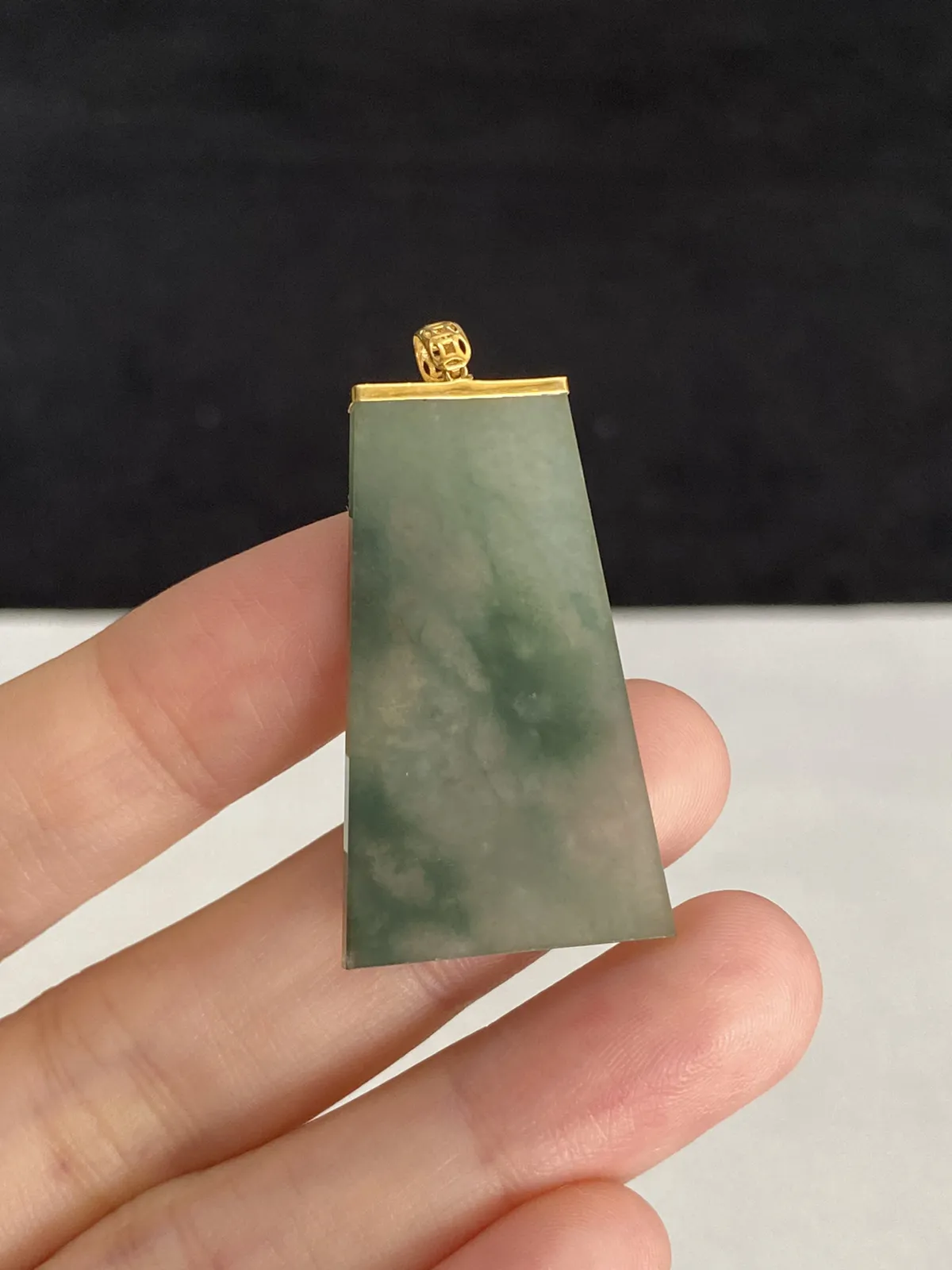 翡翠冰糯种飘绿无事牌，印记：G18K