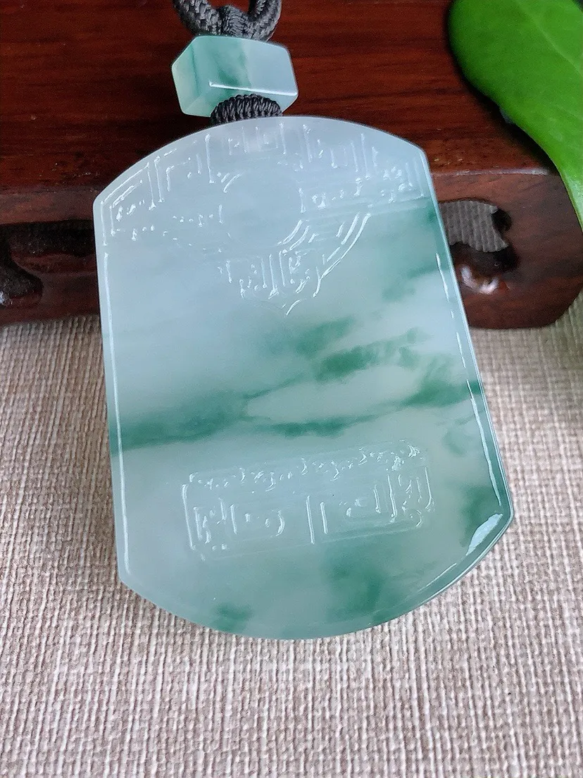 a货翡翠老坑冰种飘花仿古无事牌吊坠 尺寸51.8×38.3×5.8mm 重量39.93g 0708