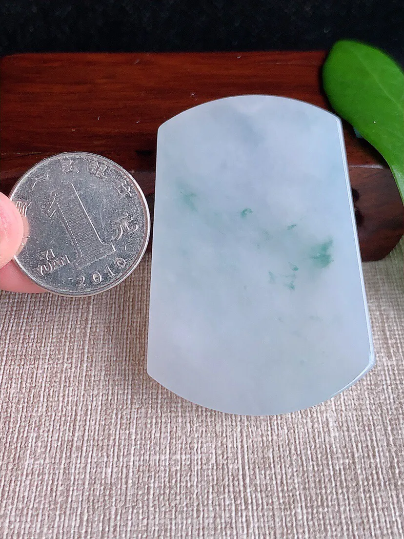 a货翡翠老坑冰种飘花无事牌吊坠 尺寸54.7×37.4×5.8mm 重量37.36g 0708