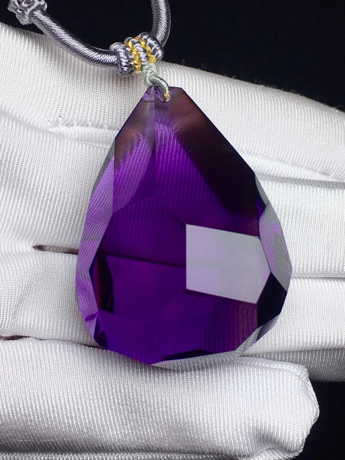 精品天乌然拉圭紫水晶、原石随意形大吊坠️️原原汁味～全净体品质 紫晶彩色梦幻 能量强大 定气