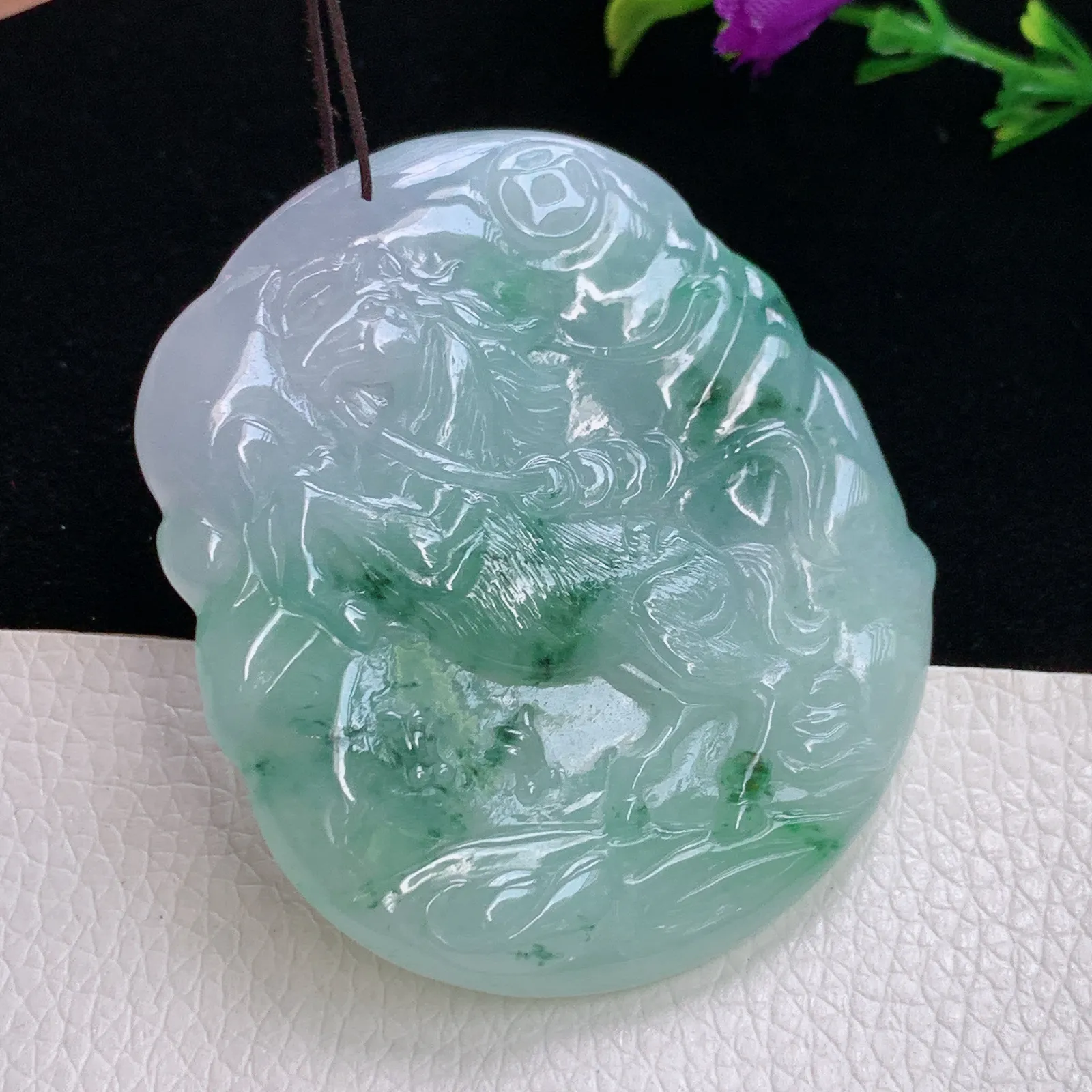 py实拍51*44.5*6老坑精雕冰胶飘花马上发财 年肖马翡翠玉吊坠