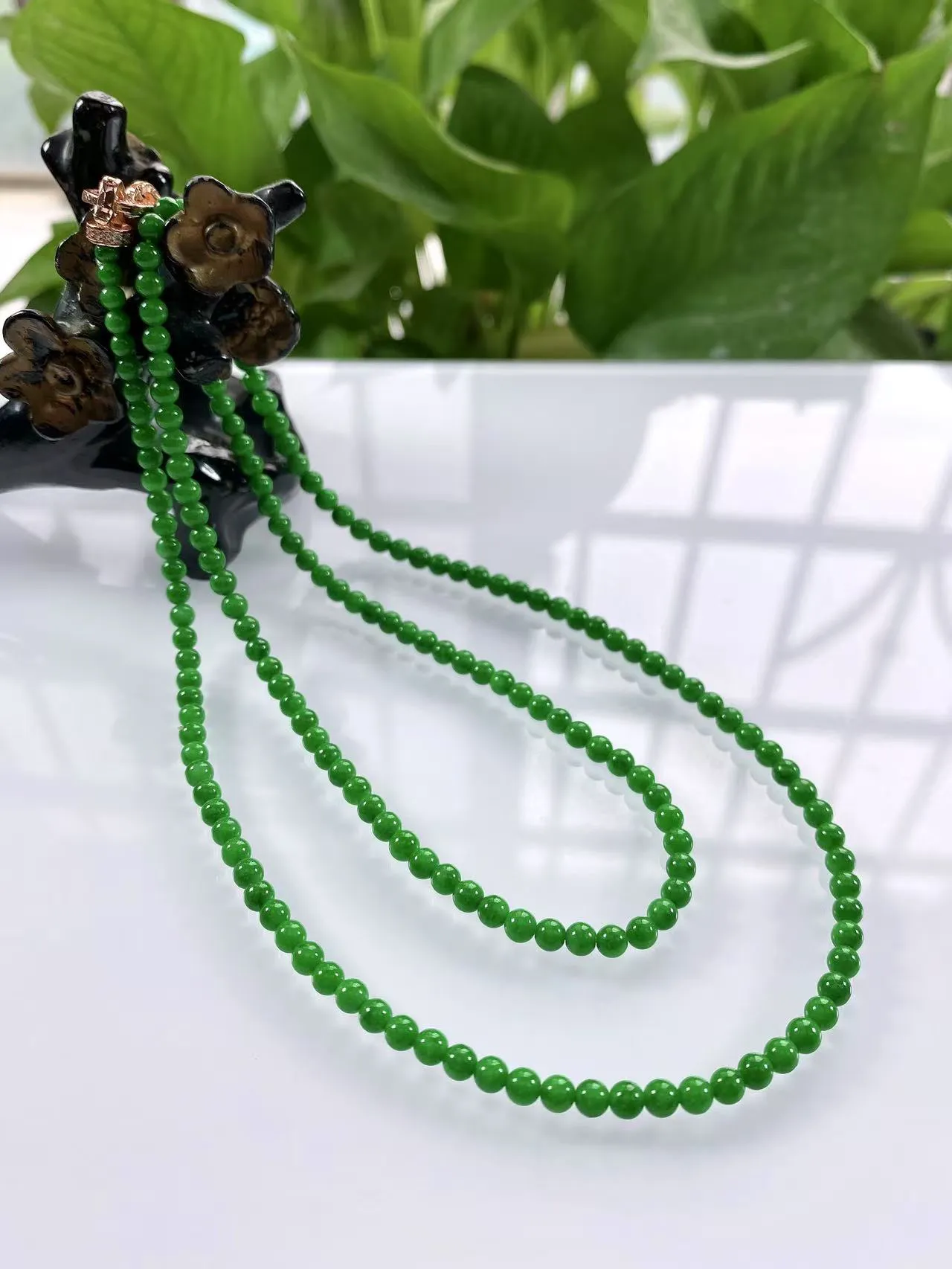 收藏级别，缅甸天然翡翠A货，卡3.6冰润满绿浓阳绿小米珠小圆珠项链手链，尺寸:3.6mm/180颗，长度610mm，重量：14.36g