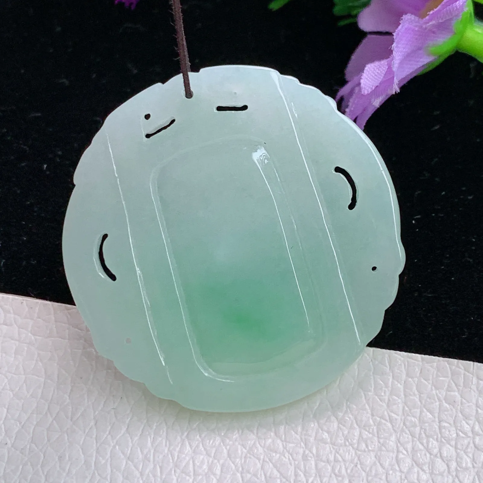 yn实拍39*5老坑精雕冰胶清爽生肖羊 洋洋得意玉吊坠 玉挂件
