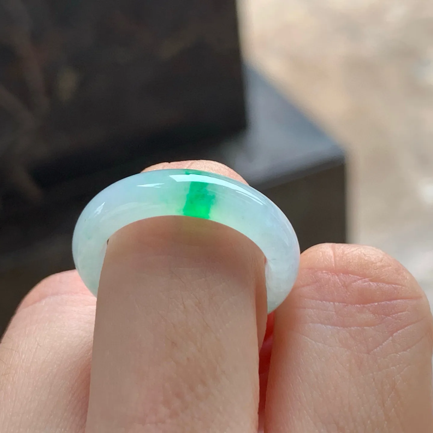 冰阳绿指环
水润