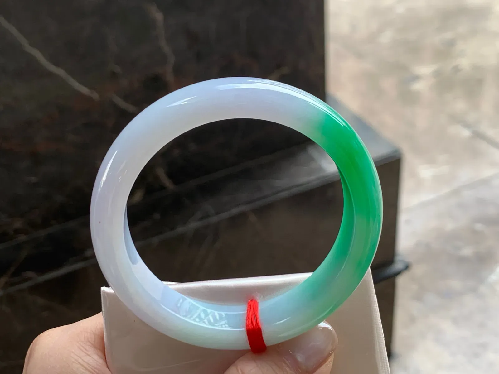 阳绿手镯
水润 56.7/12.5/8.8mm
