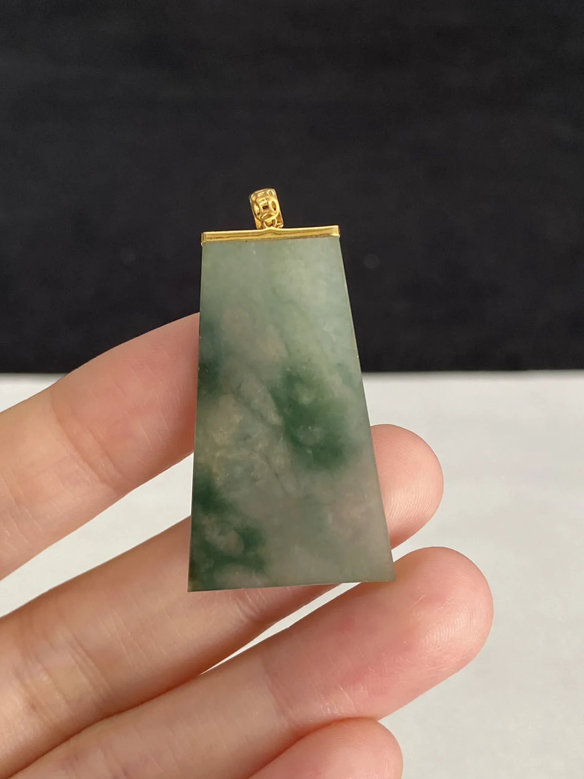 翡翠冰糯种飘绿无事牌，印记：G18K