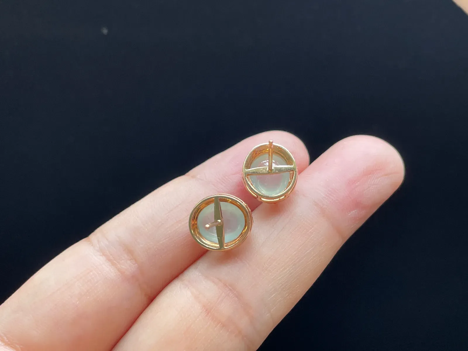 18K 冰种·蛋面耳钉

裸10.3-9.2-4.3