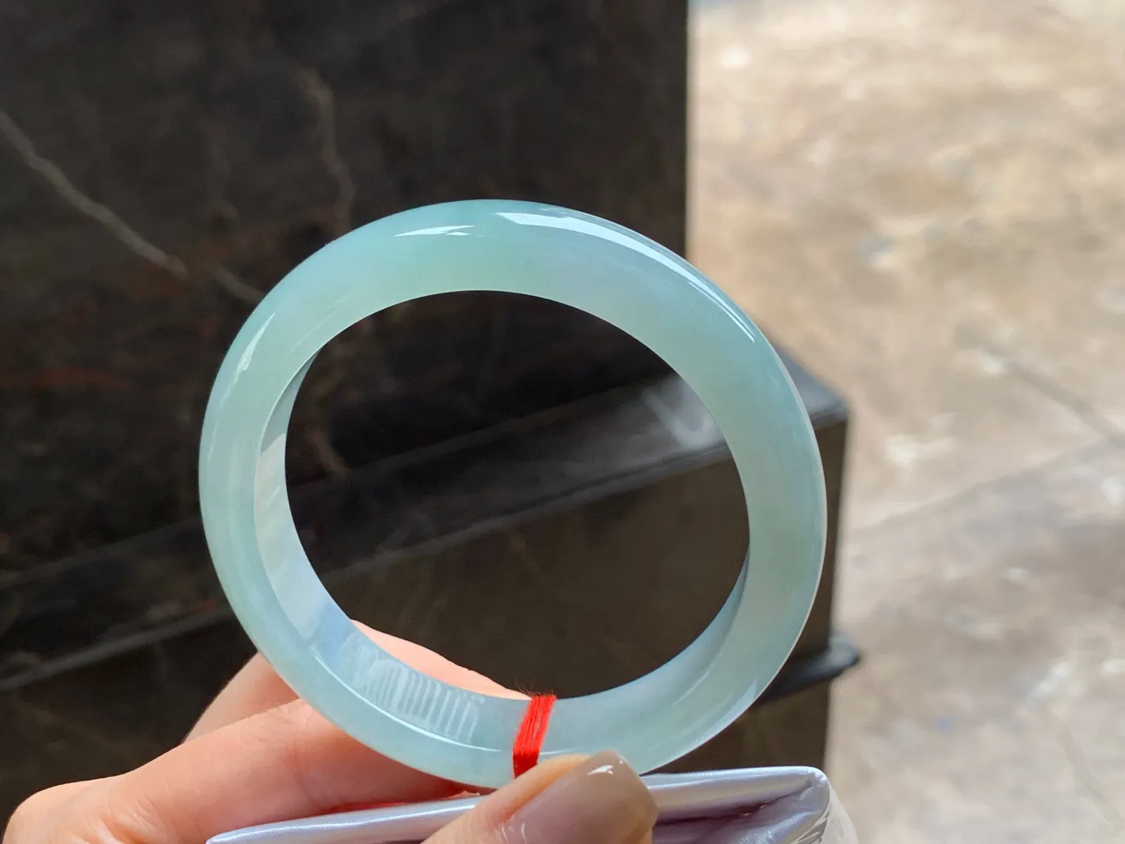 手镯
水润清爽 57/12.6/8.2mm