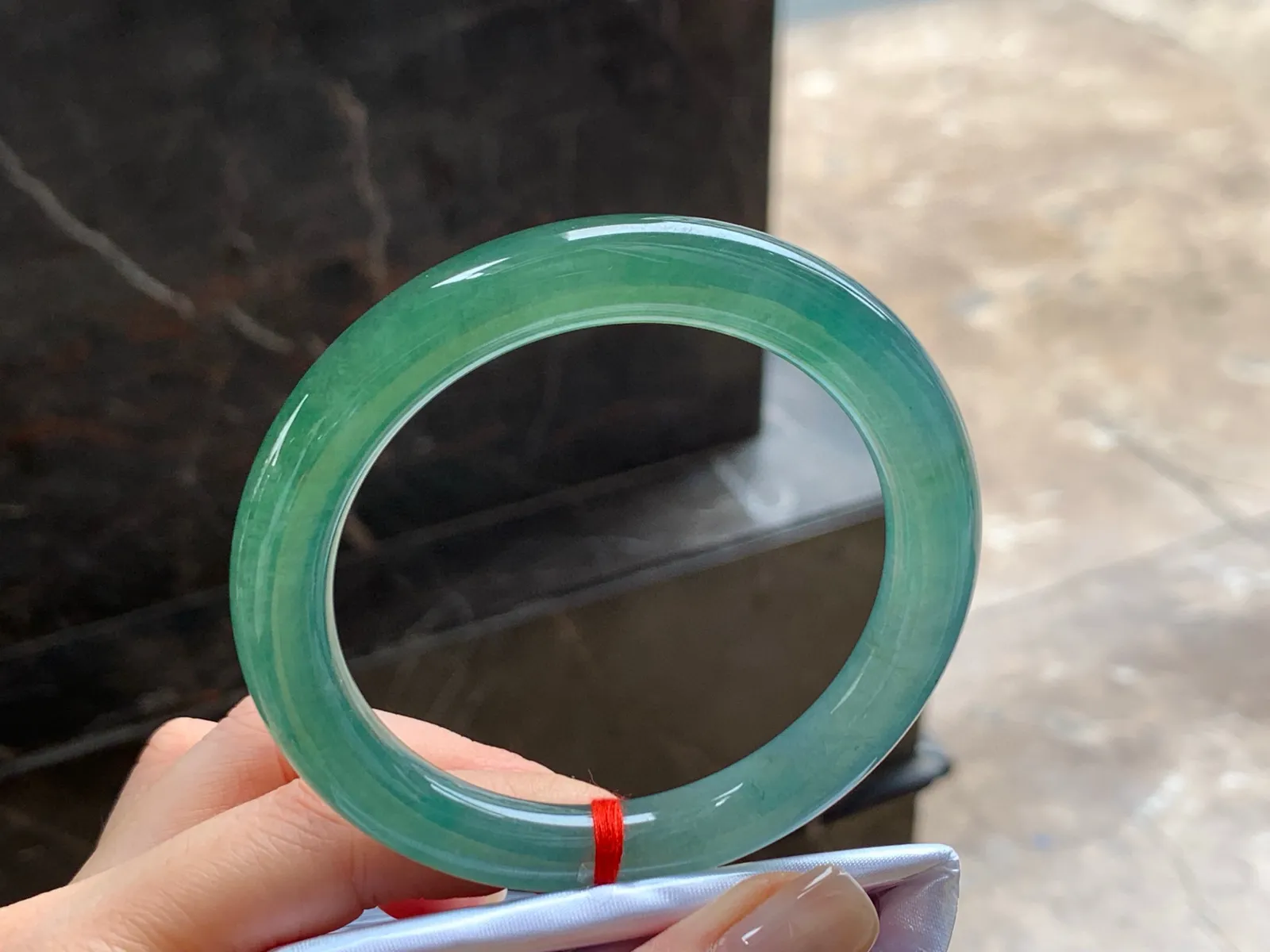 冰晴福镯
底色漂亮 55.5/9.5mm
