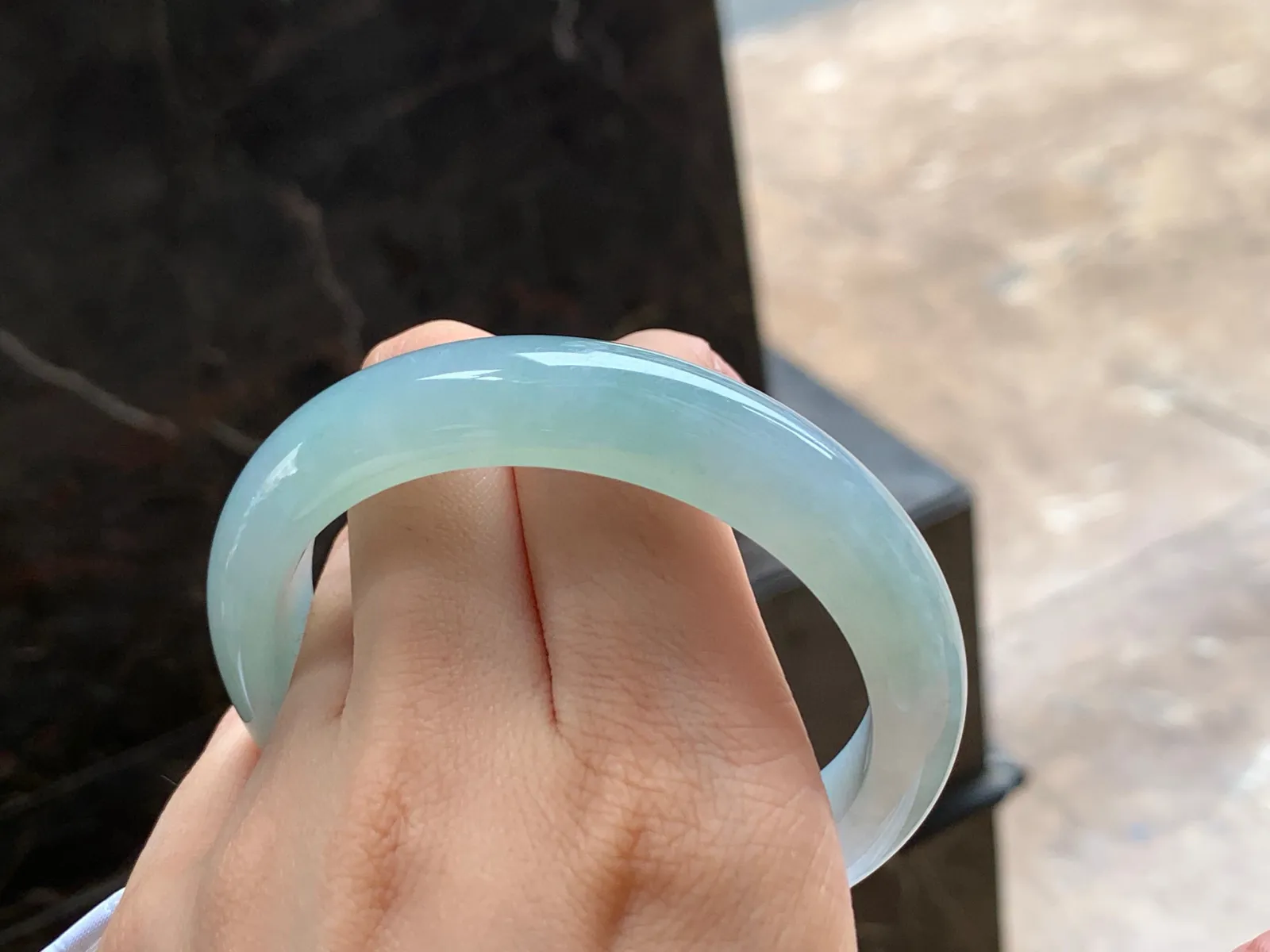 手镯
水润清爽 57/12.6/8.2mm