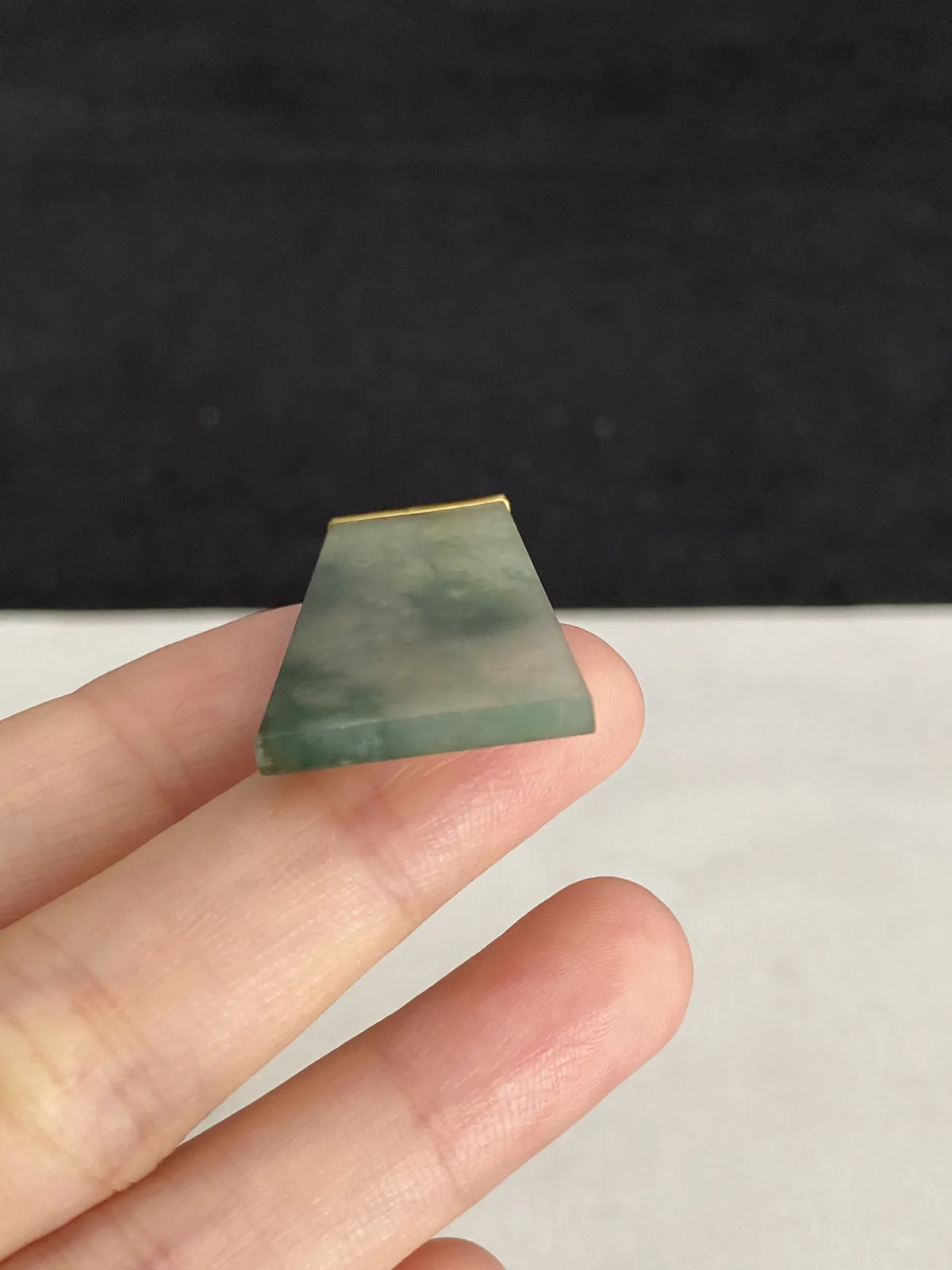 翡翠冰糯种飘绿无事牌，印记：G18K