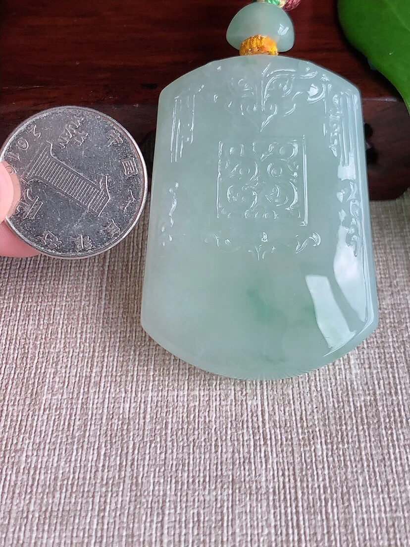 a货翡翠老坑冰种飘花仿古牌吊坠 尺寸51.8×37.4×11mm 重量60.24g 0708