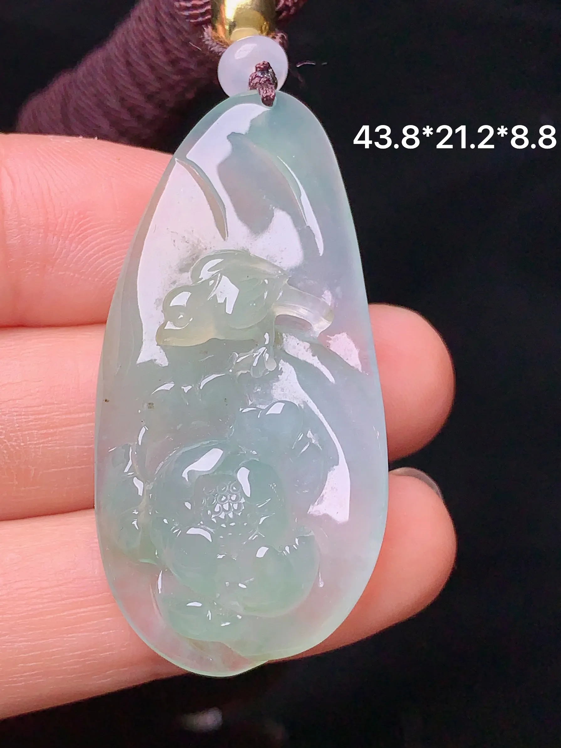 冰种荷花吊坠 玉质细腻 色泽艳丽 整体尺寸43.8*21.2*8.8