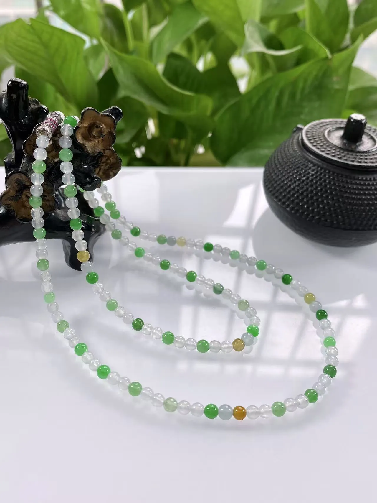 缅甸天然翡翠A货，卡4冰种起光起胶马卡龙多宝小米珠小圆珠项链手链，尺寸：4mm/150颗，长度565mm，重量：15.55g