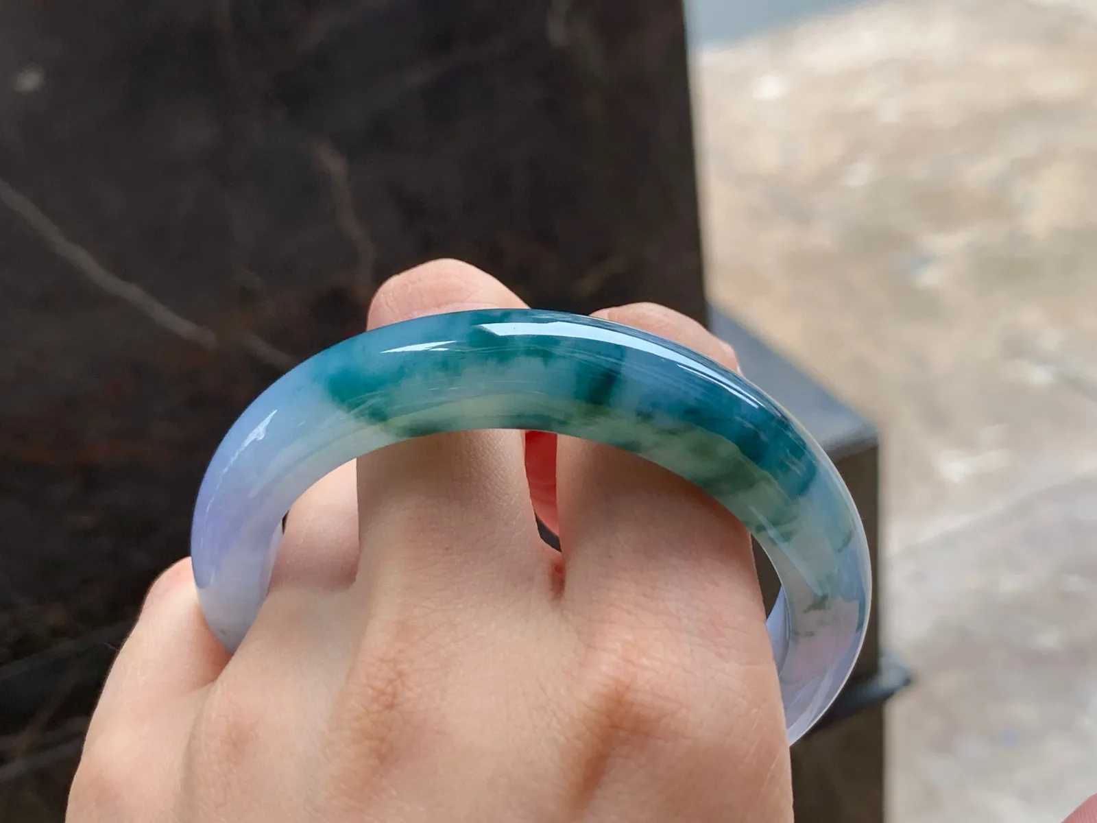 紫春飘花手镯
细腻57.6/12.8/9mm