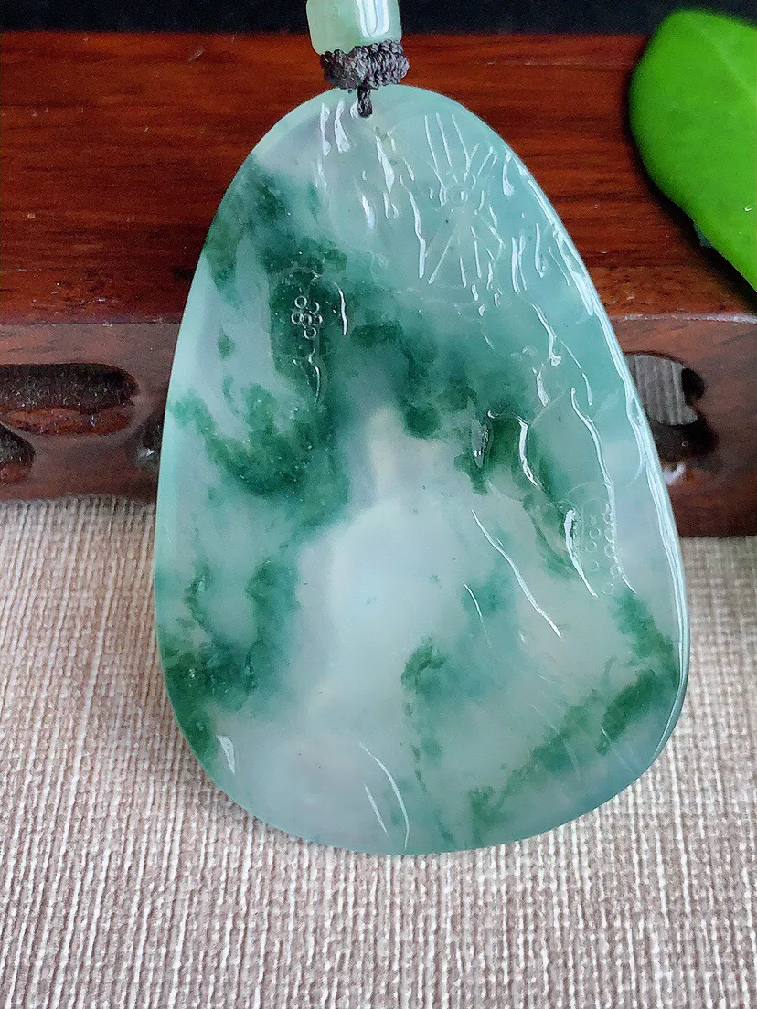a货翡翠老坑冰种飘花大日如来吊坠 尺寸53.7×37.5×5mm 重量27.60g 0708