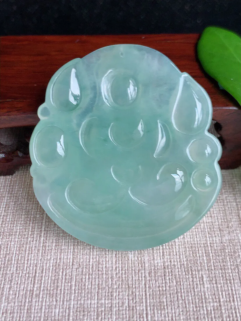 a货翡翠老坑冰种晴水大势至菩萨吊坠 尺寸54×50.2×5.6mm 重量30.88g 0708