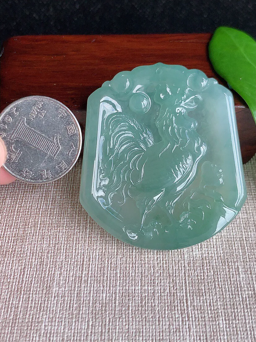 a货翡翠老坑冰种晴水一刀切生肖鸡吊坠 尺寸53×46.6×5mm 重量30.78g 0708