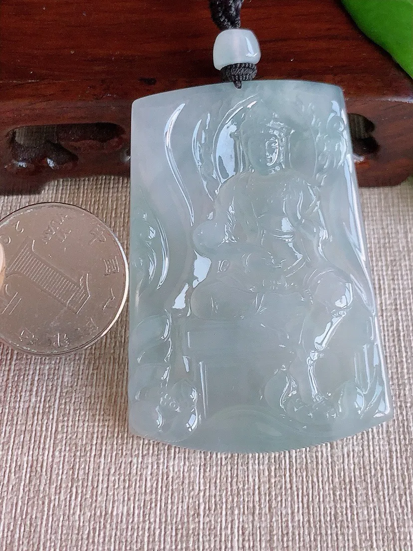 a货翡翠老坑冰种自在观音吊坠 尺寸61.3×42×6mm 重量41.87g 0708
