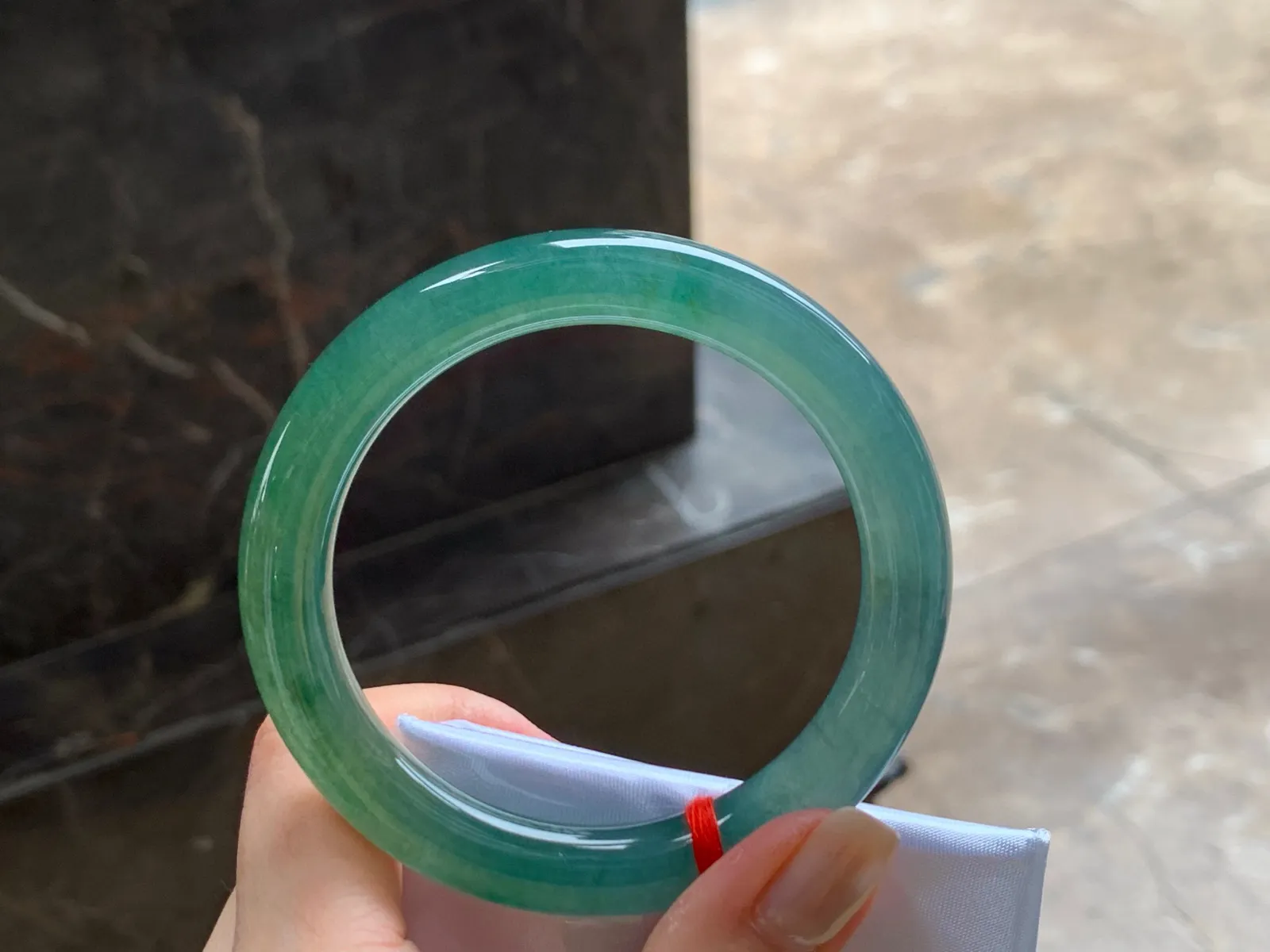 冰晴福镯
底色漂亮 55.5/9.5mm