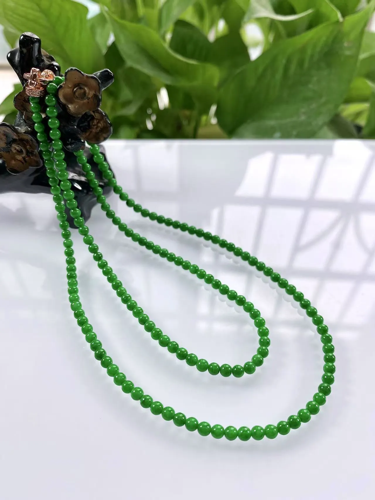 收藏级别，缅甸天然翡翠A货，卡3.6冰润满绿浓阳绿小米珠小圆珠项链手链，尺寸:3.6mm/180颗，长度610mm，重量：14.36g