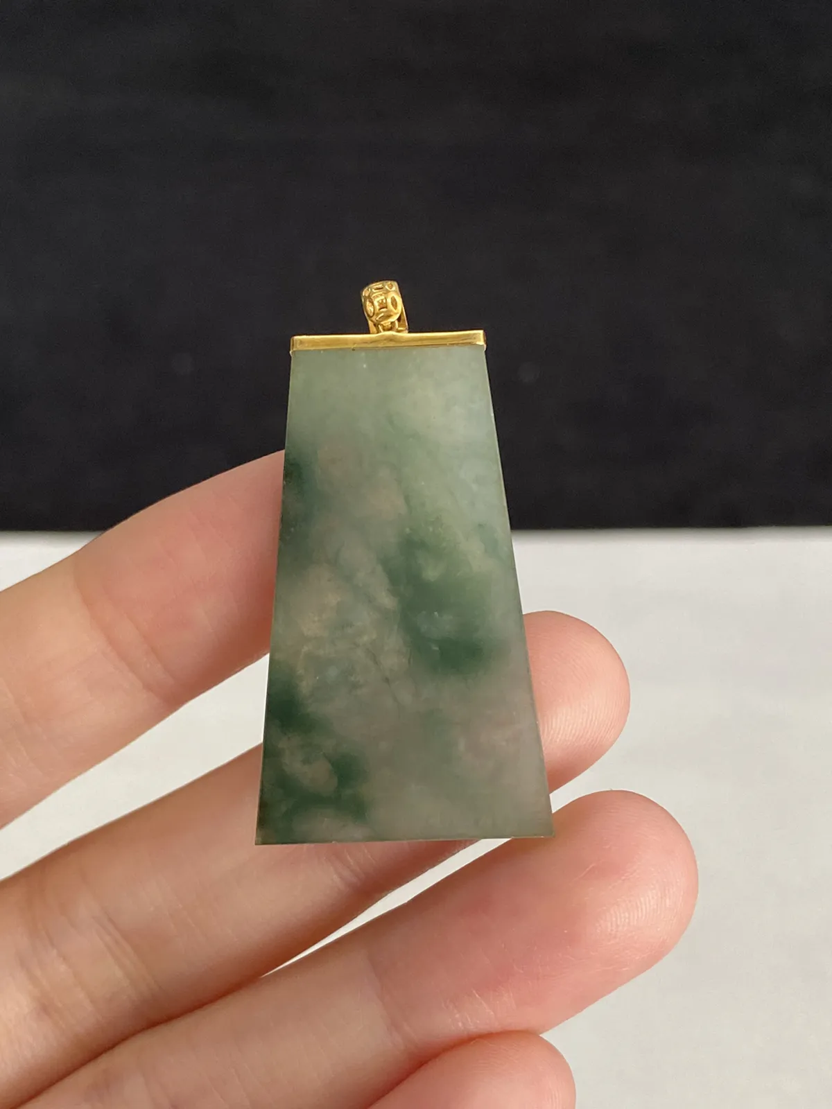 翡翠冰糯种飘绿无事牌，印记：G18K