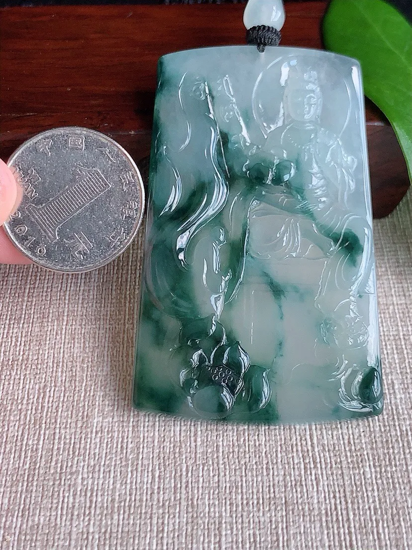a货翡翠老坑冰种飘花大势至菩萨吊坠 尺寸66.5×40.6×5.2mm 重量39.88g 0708