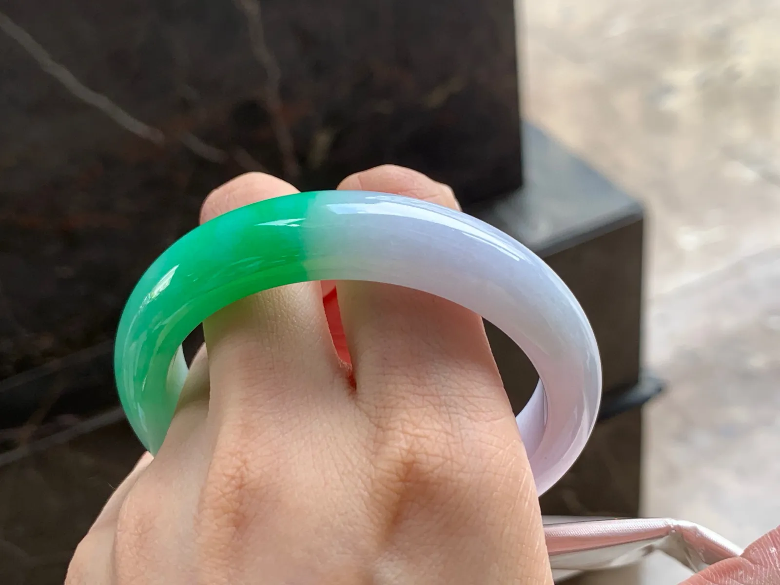 阳绿手镯
水润 56.7/12.5/8.8mm